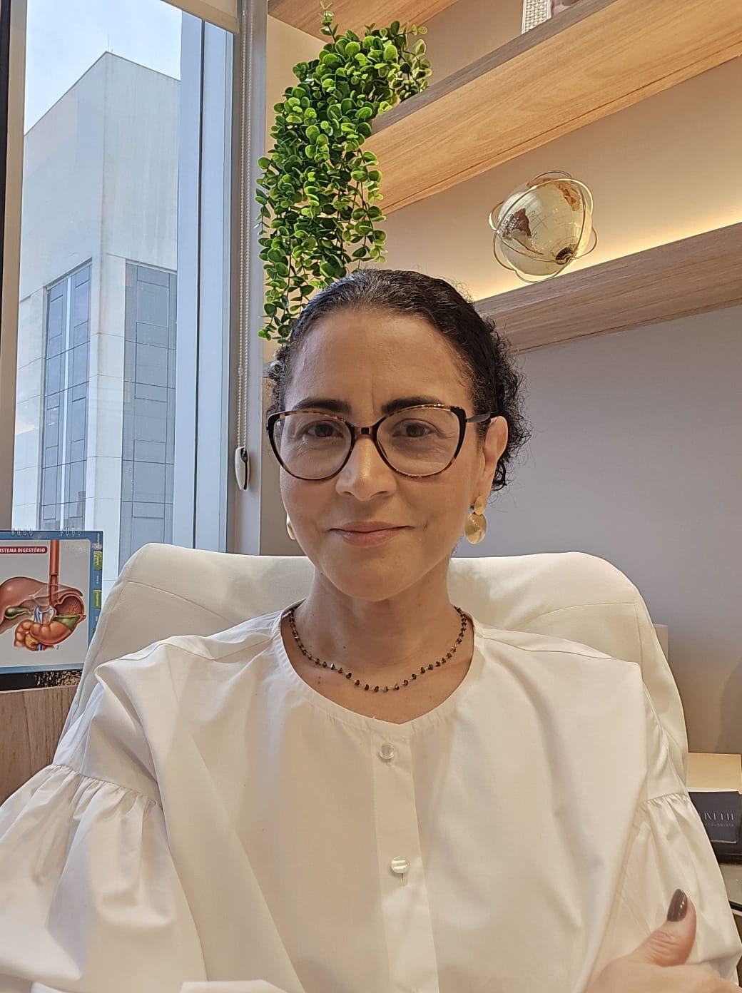 Dra. Fabiana Olivetti em seu consultório